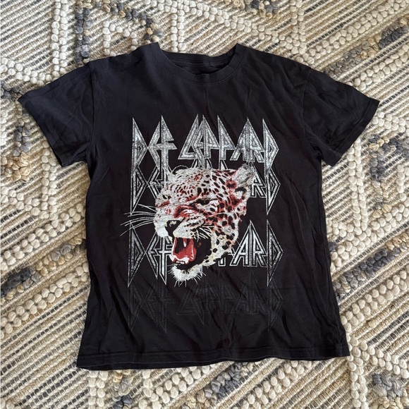 Def Leppard Graphic Tee - Picture 2 of 6